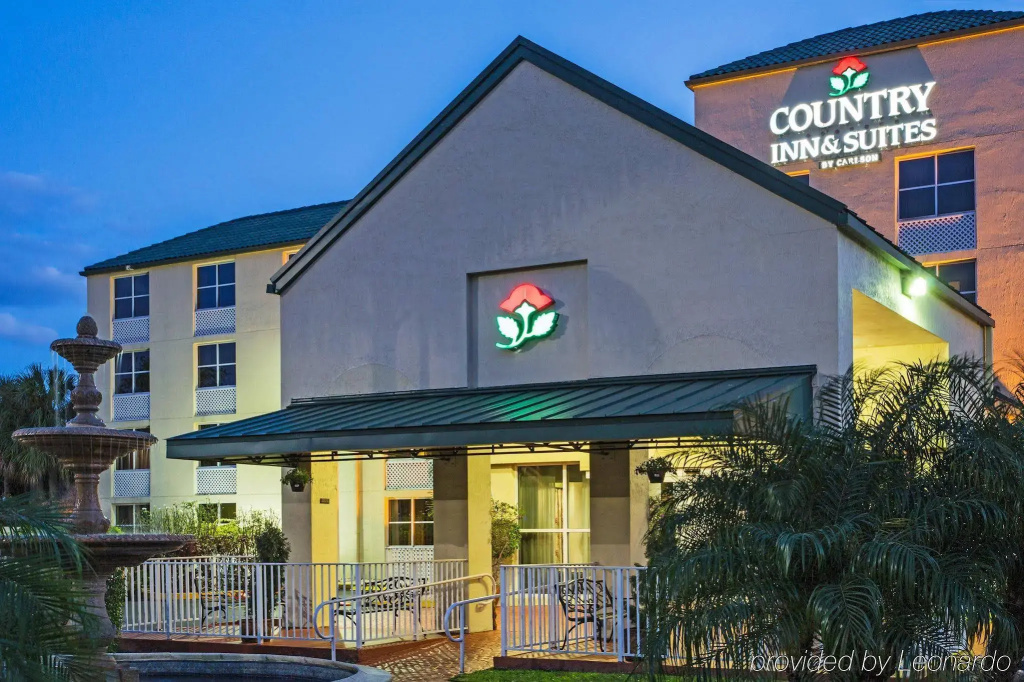 photo 1 of The Palms Inn & Suites