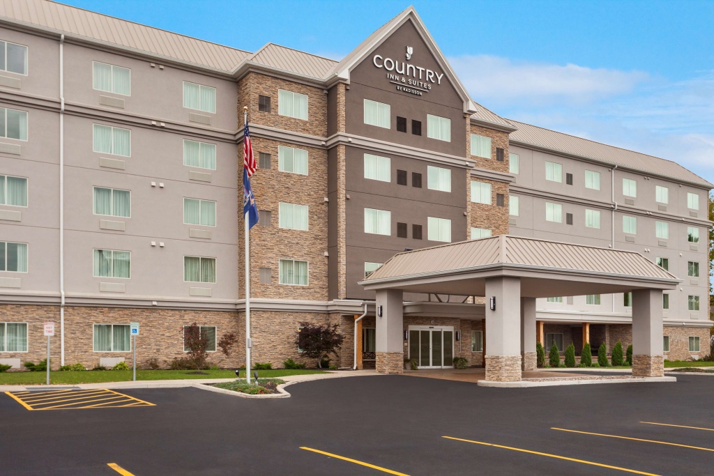 photo 1 of Country Inn & Suites by Radisson, Buffalo South I-90, NY