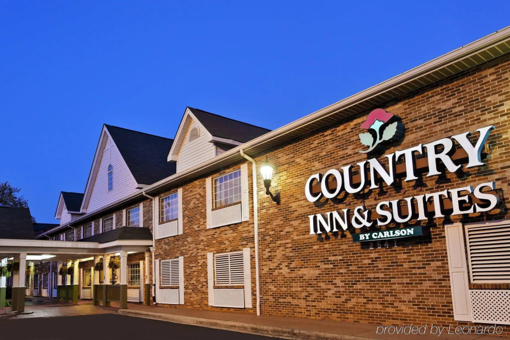 photo 1 of Country Inn & Suites by Radisson, Charlotte I-85 Airport, NC