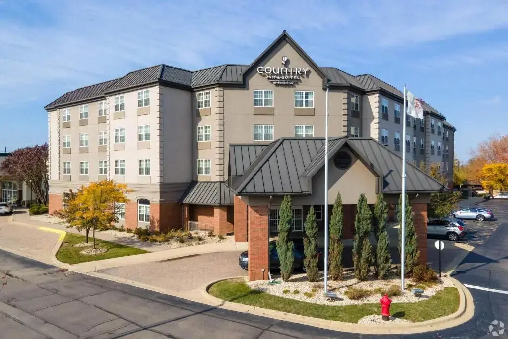 photo 1 of Country Inn & Suites by Radisson, Elk Grove Village/Itasca