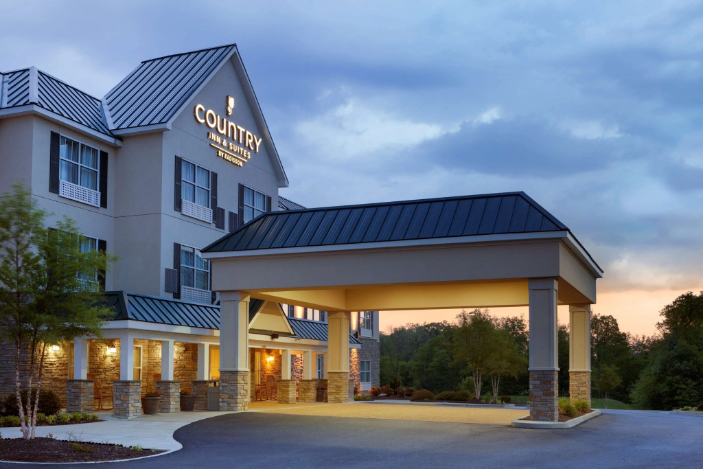 photo 1 of Country Inn & Suites by Radisson, Ashland - Hanover, VA