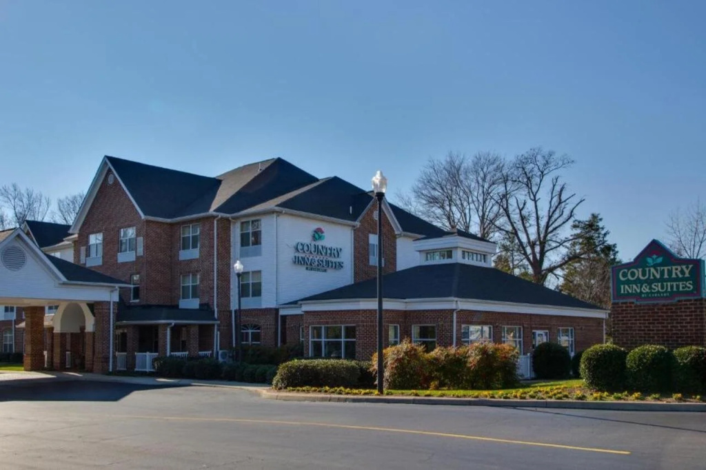 photo 1 of Country Inn & Suites by Radisson, Williamsburg Historic Area, VA