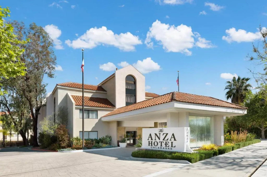 photo 1 of Country Inn & Suites By Carlson Calabasas