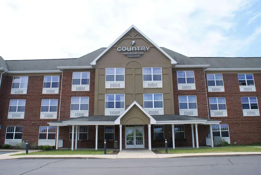 photo 1 of Country Inn & Suites by Radisson, Lansing, MI