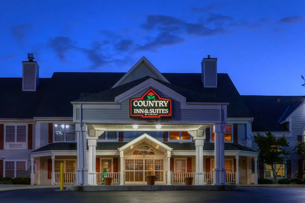 photo 1 of Country Inn & Suites By Carlson, Roanoke, VA