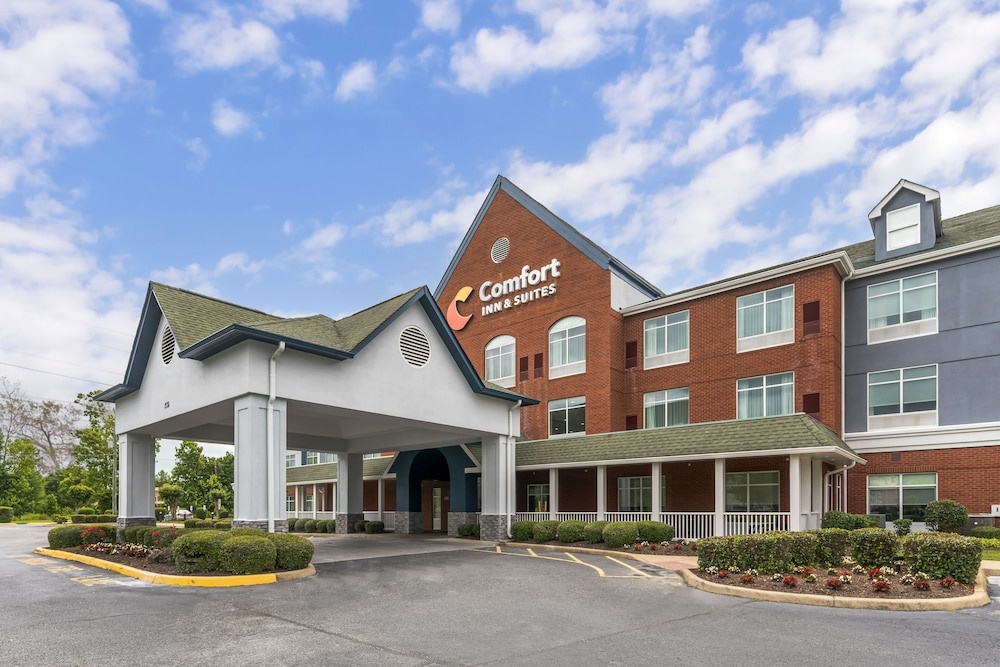 photo 1 of Country Inn & Suites by Radisson, Hampton, VA