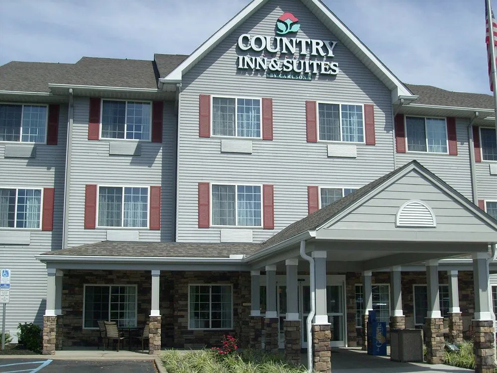 photo 1 of Country Inn & Suites Charleston
