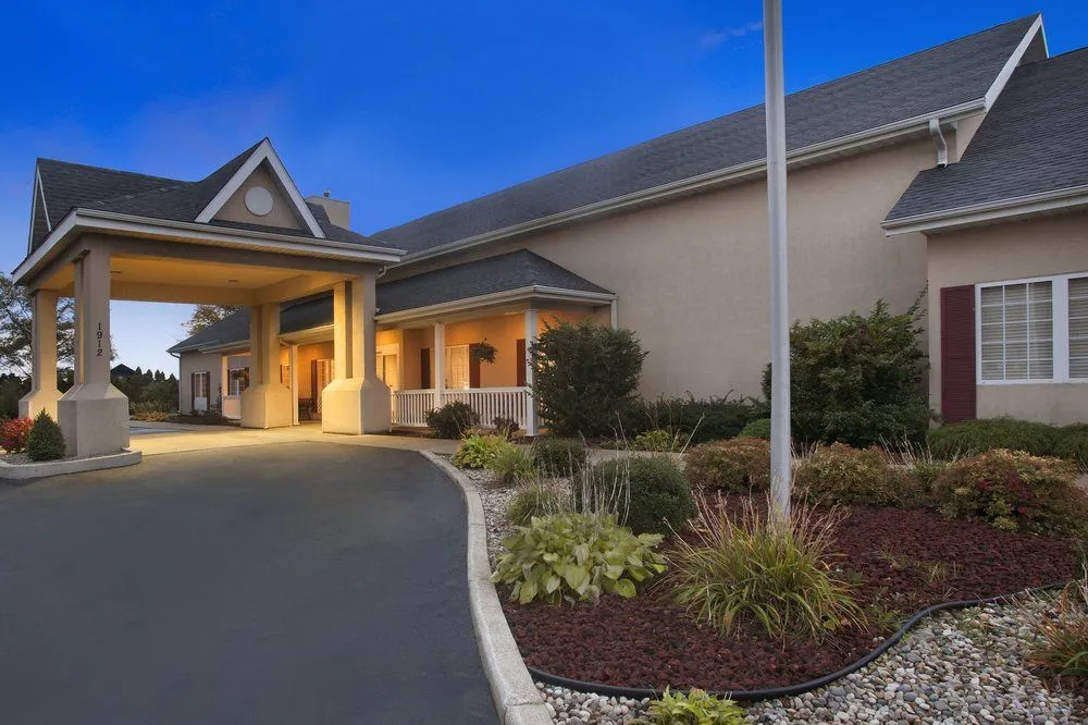 photo 1 of Country Inn & Suites Kalamazoo