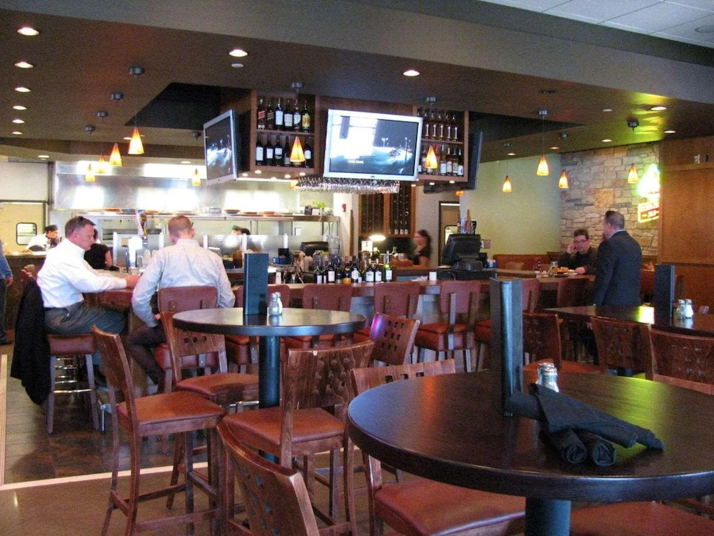 photo 1 of Country Inn & Suites Minneapolis West, MN
