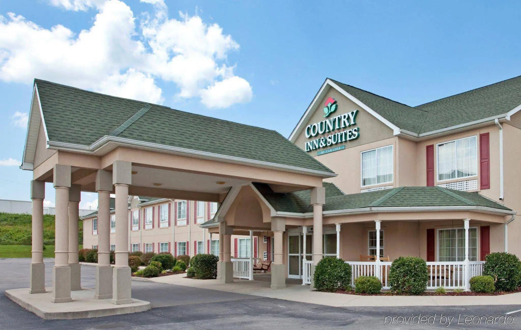photo 1 of Country Inn & Suites by Radisson, Somerset, KY