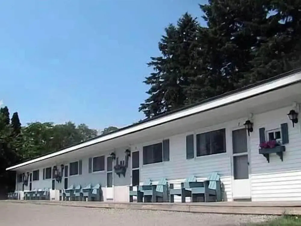 photo 1 of Country Squire Motel