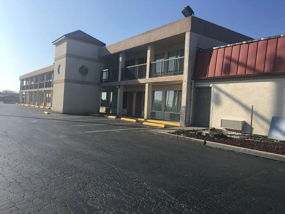 photo 1 of Travelodge by Wyndham Richmond Kentucky