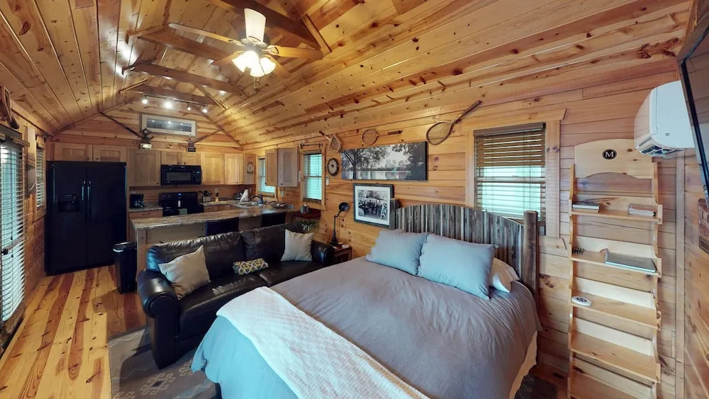 photo 1 of Courtside Cabin - Studio Cabin