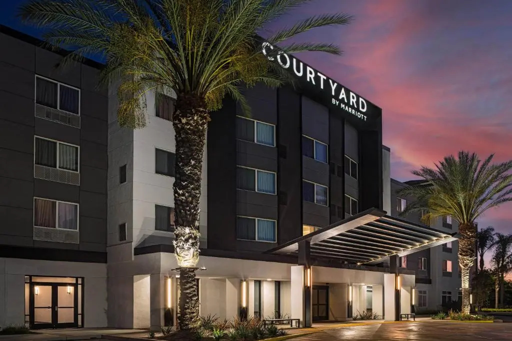 photo 1 of Courtyard Anaheim Resort/Convention Center