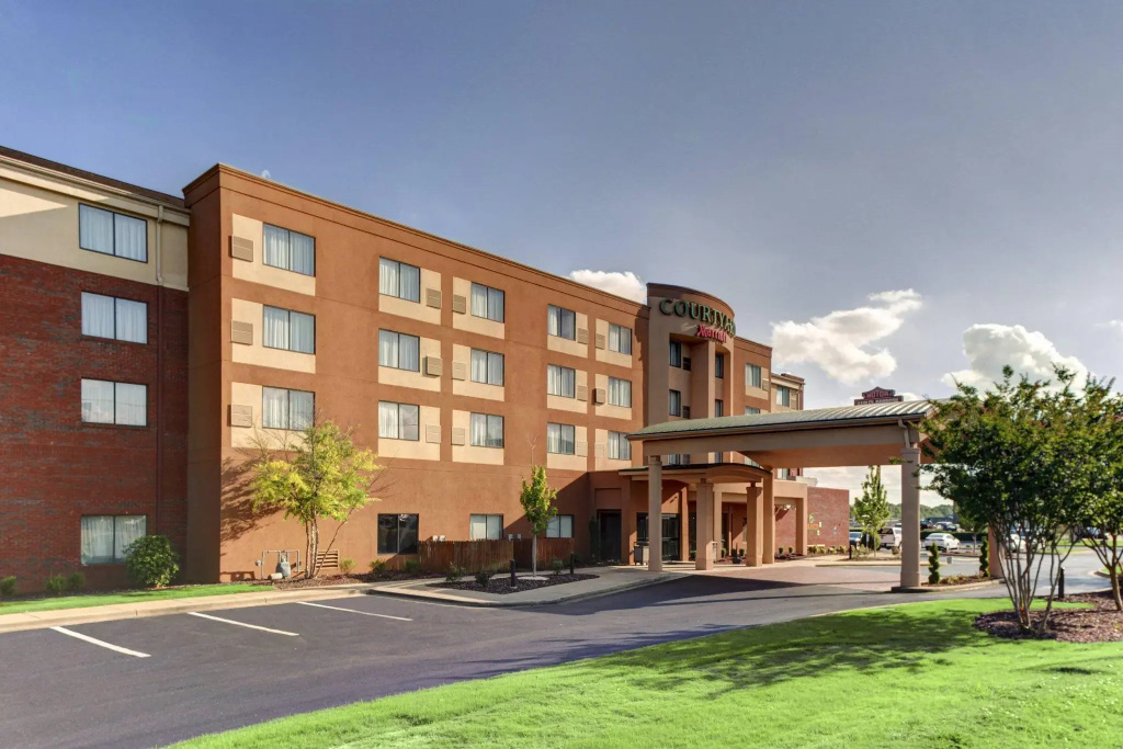 photo 1 of Courtyard by Marriott Anniston Oxford