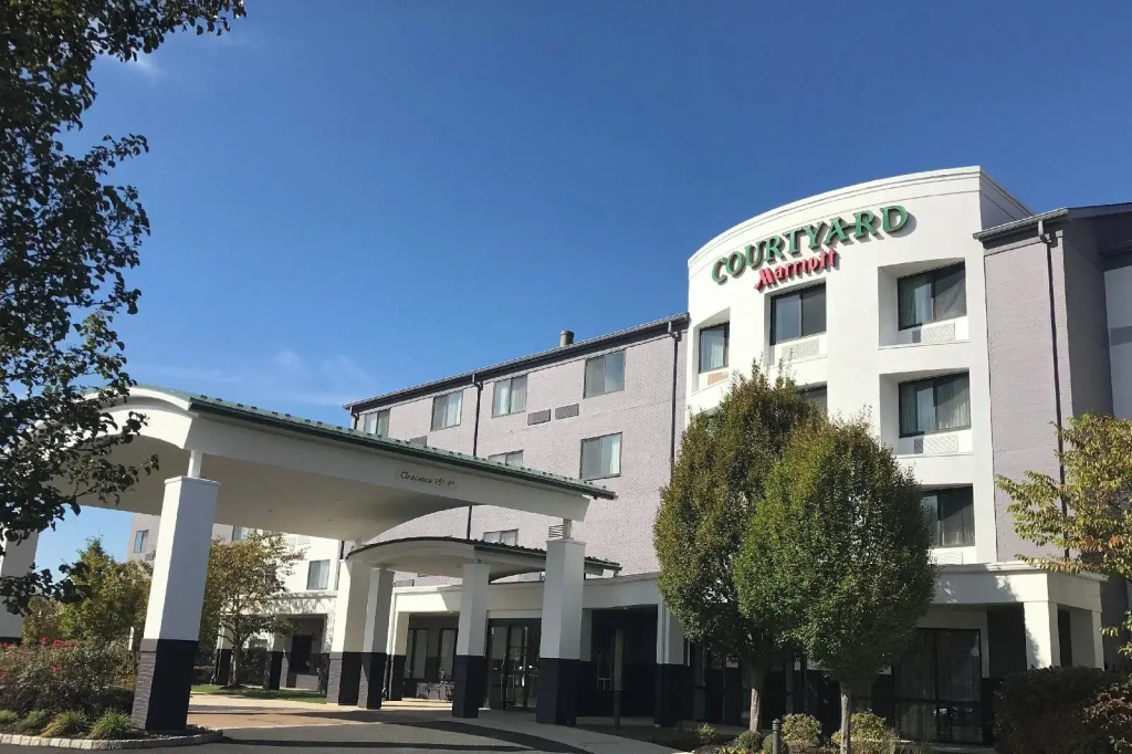 photo 1 of Courtyard by Marriott Bethlehem Lehigh Valley/I-78