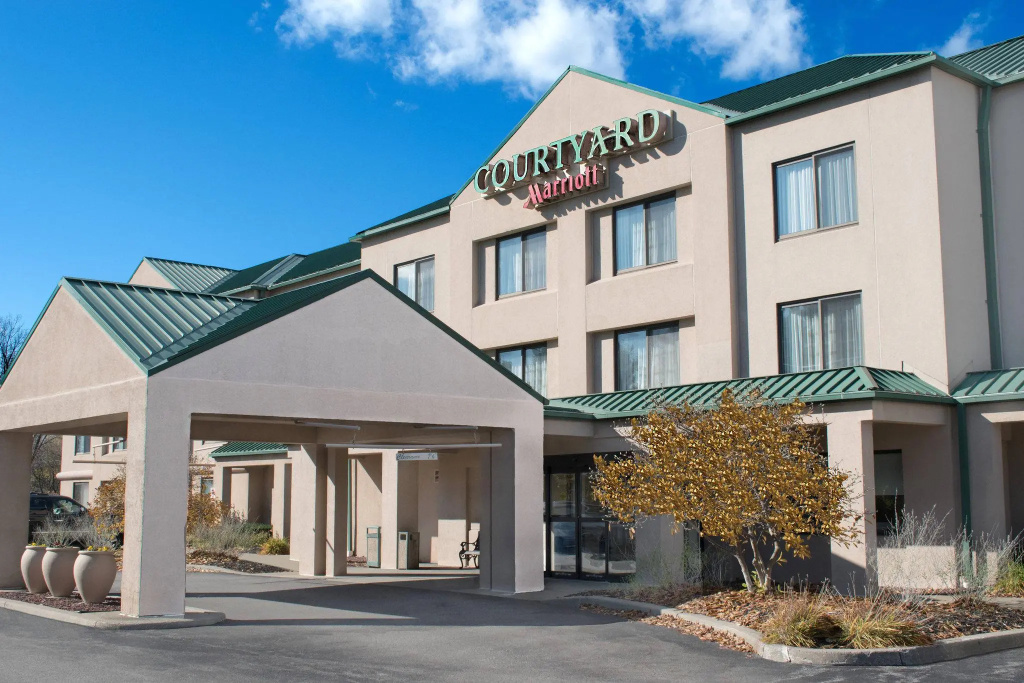 photo 1 of Fairfield Inn & Suites by Marriott Albany Airport