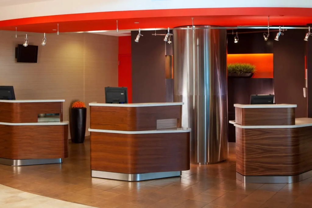 photo 1 of Courtyard by Marriott Arlington Crystal City/Reagan National