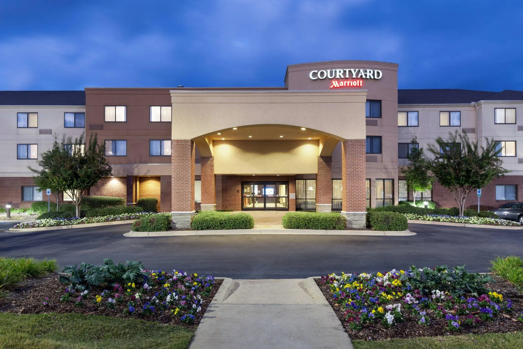 photo 1 of Courtyard by Marriott Birmingham Trussville