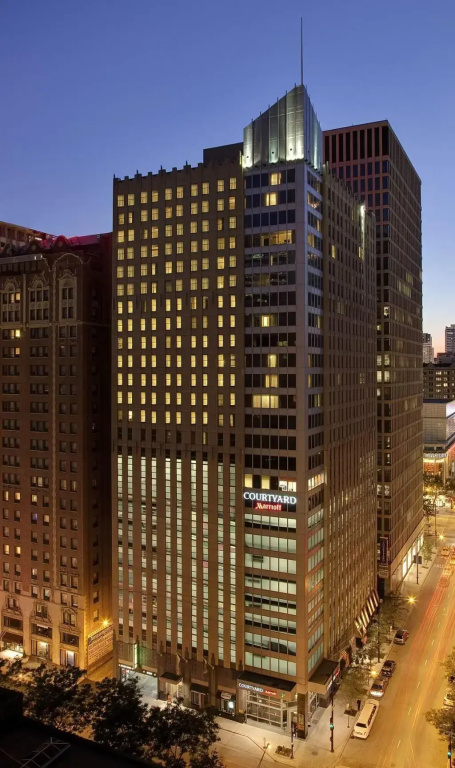 photo 1 of Courtyard by Marriott Chicago Magnificent Mile