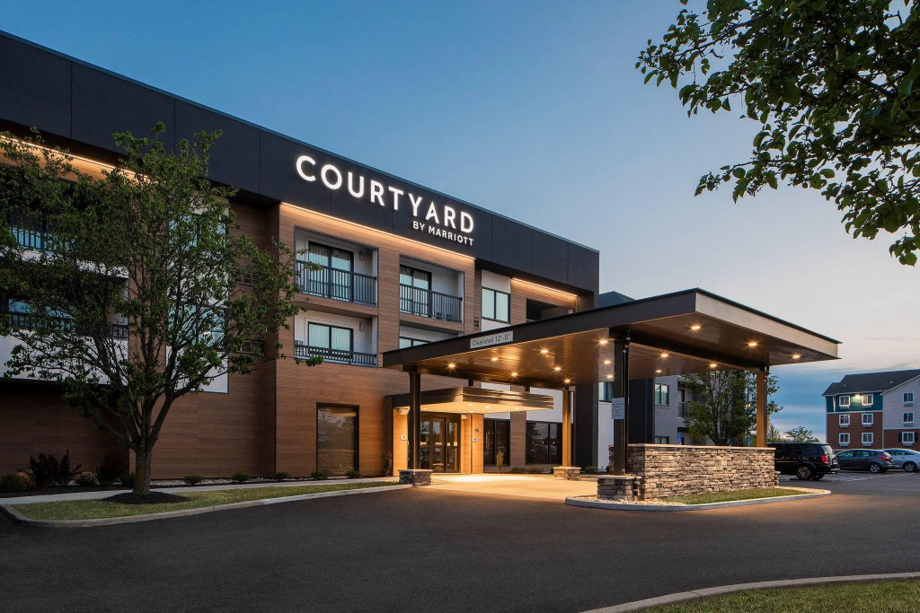 photo 1 of Courtyard by Marriott Cincinnati Airport South/Florence