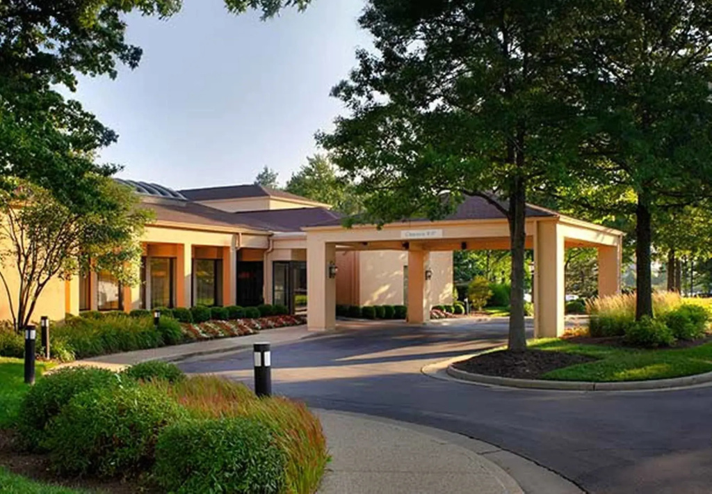 photo 1 of Courtyard by Marriott Cincinnati Blue Ash