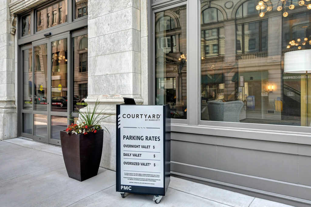 photo 1 of Courtyard by Marriott Cincinnati Downtown