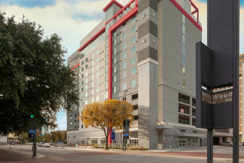 photo 1 of Courtyard by Marriott Dallas Downtown/Reunion District