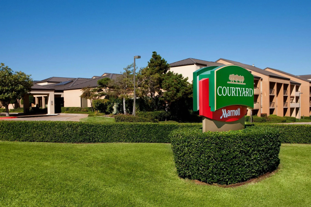 photo 1 of Courtyard by Marriott Dallas Las Colinas