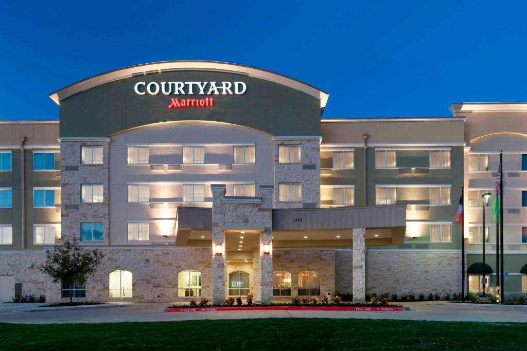 photo 1 of Courtyard by Marriott Dallas Plano/Richardson