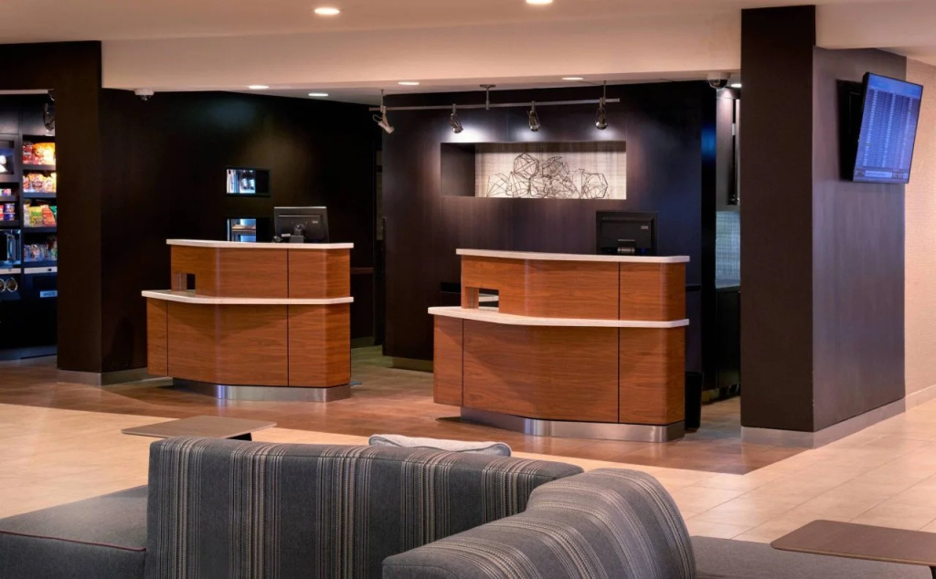 photo 1 of Courtyard by Marriott Detroit Metropolitan Airport Romulus