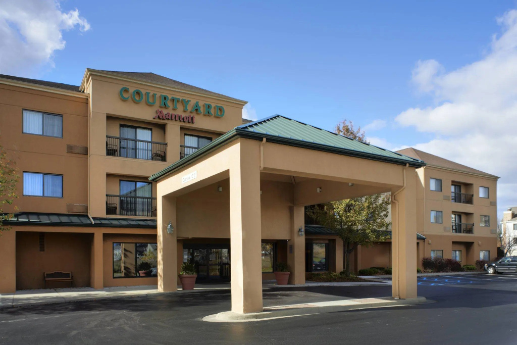 photo 1 of Courtyard by Marriott Detroit Utica