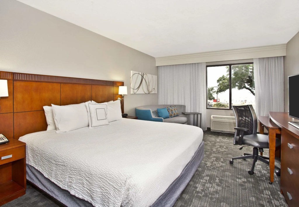 photo 1 of Courtyard by Marriott Gulfport Beachfront