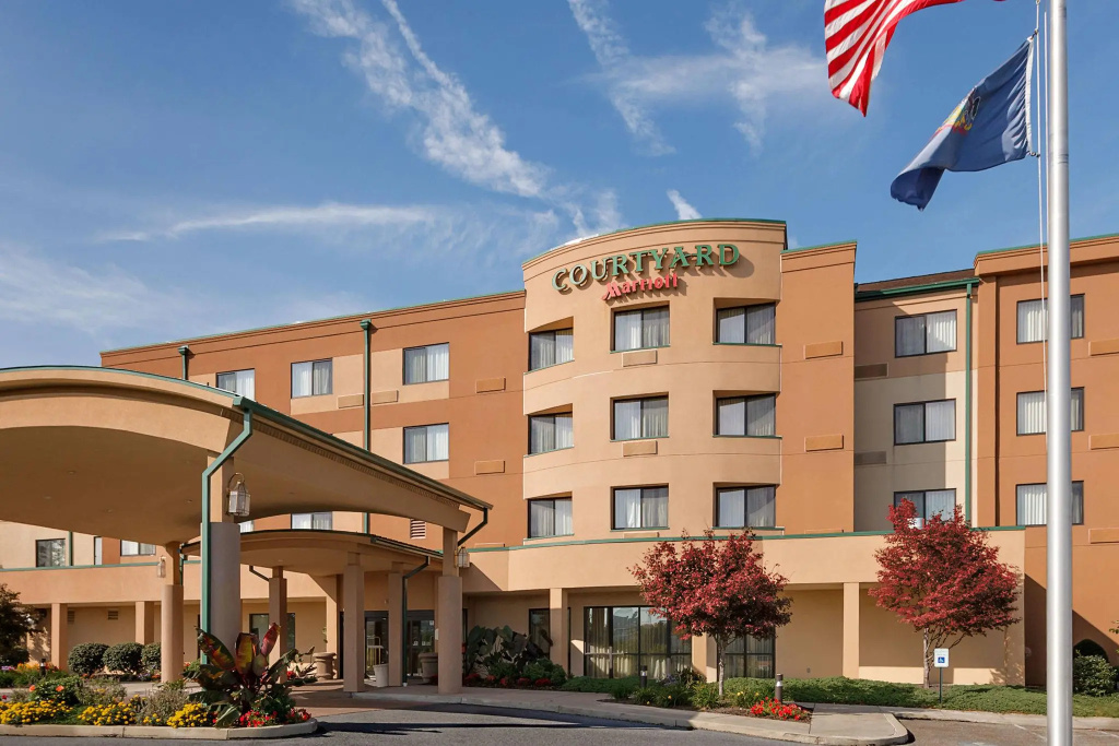 photo 1 of Courtyard by Marriott Harrisburg Hershey