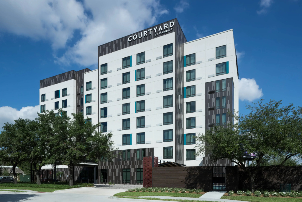 photo 1 of Courtyard by Marriott Houston Heights/I-10