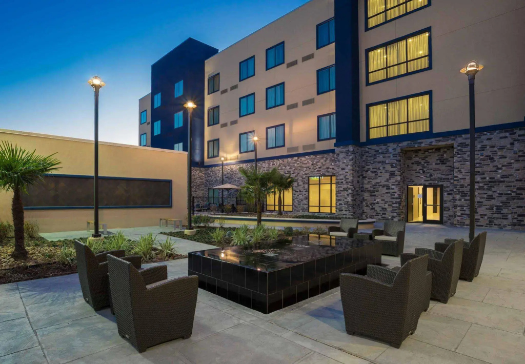 photo 1 of Courtyard Houston Katy Mills