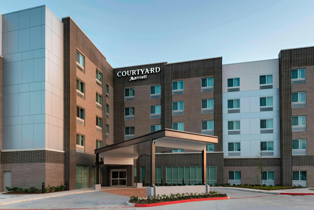 photo 1 of Courtyard by Marriott Houston Sugar Land/Lake Pointe
