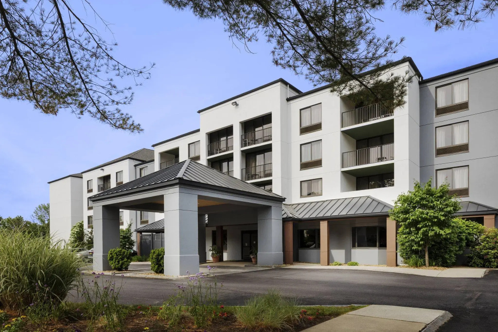 photo 1 of Courtyard by Marriott in Portsmouth
