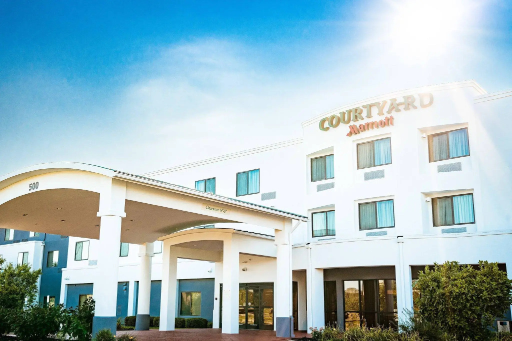 photo 1 of Courtyard by Marriott Kingston