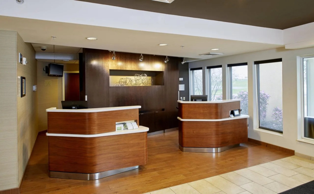 photo 1 of Courtyard by Marriott Lansing