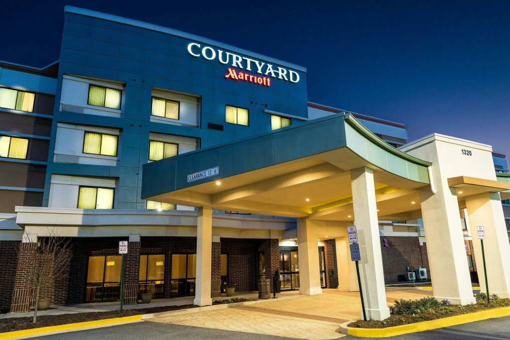 photo 1 of Courtyard Largo Medical Center Drive