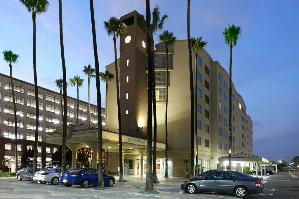 photo 1 of Courtyard by Marriott Los Angeles LAX/Century Boulevard