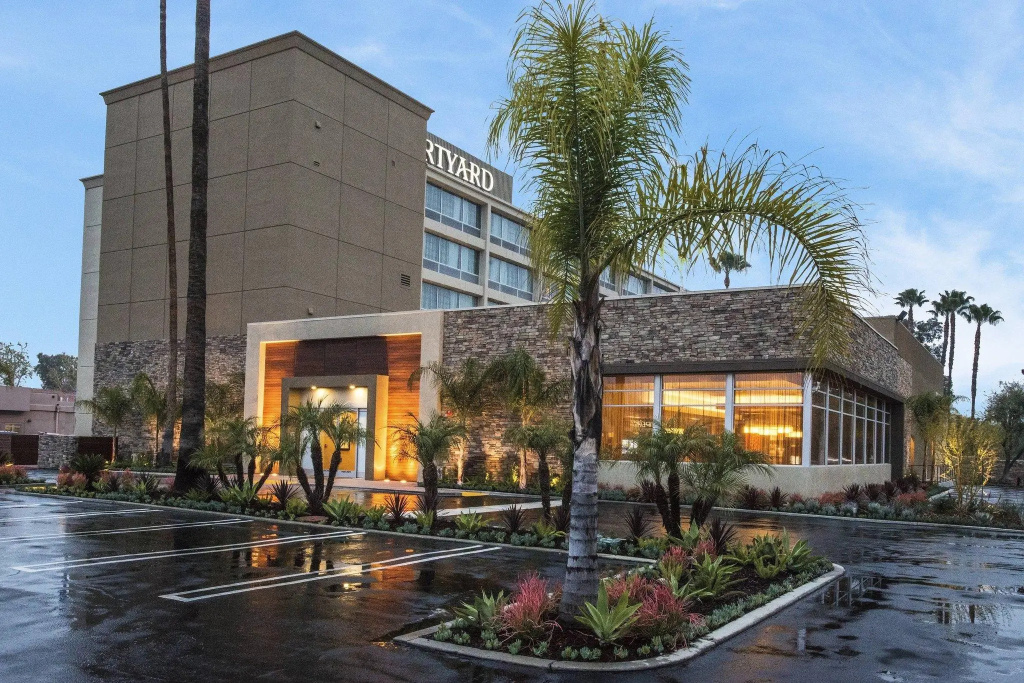 photo 1 of Courtyard by Marriott Los Angeles Woodland Hills