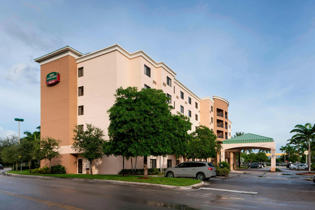 photo 1 of Courtyard by Marriott Miami at Dolphin Mall