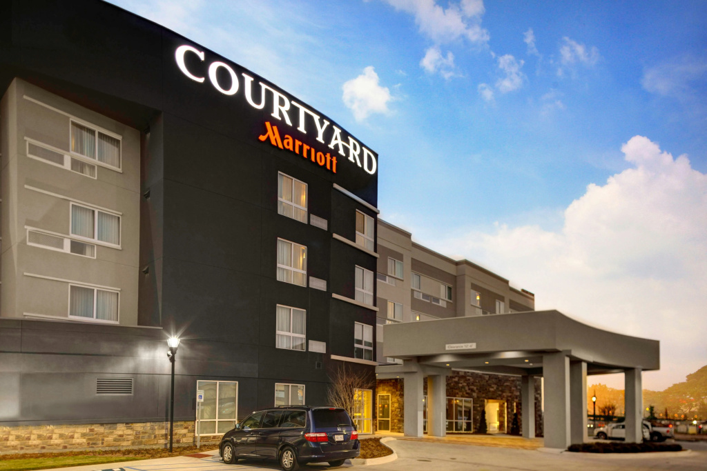 photo 1 of Courtyard by Marriott New Orleans Westbank/Gretna