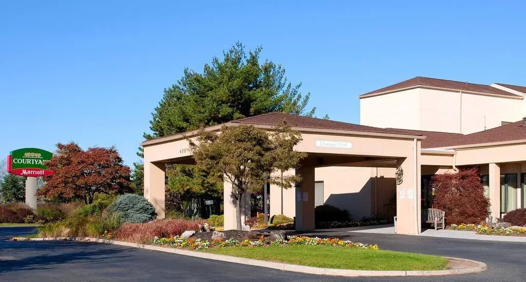 photo 1 of Courtyard by Marriott Newark Liberty International Airport