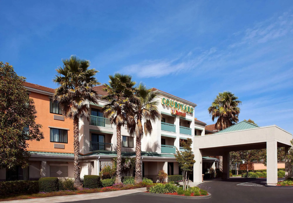 photo 1 of Courtyard by Marriott Oakland Airport