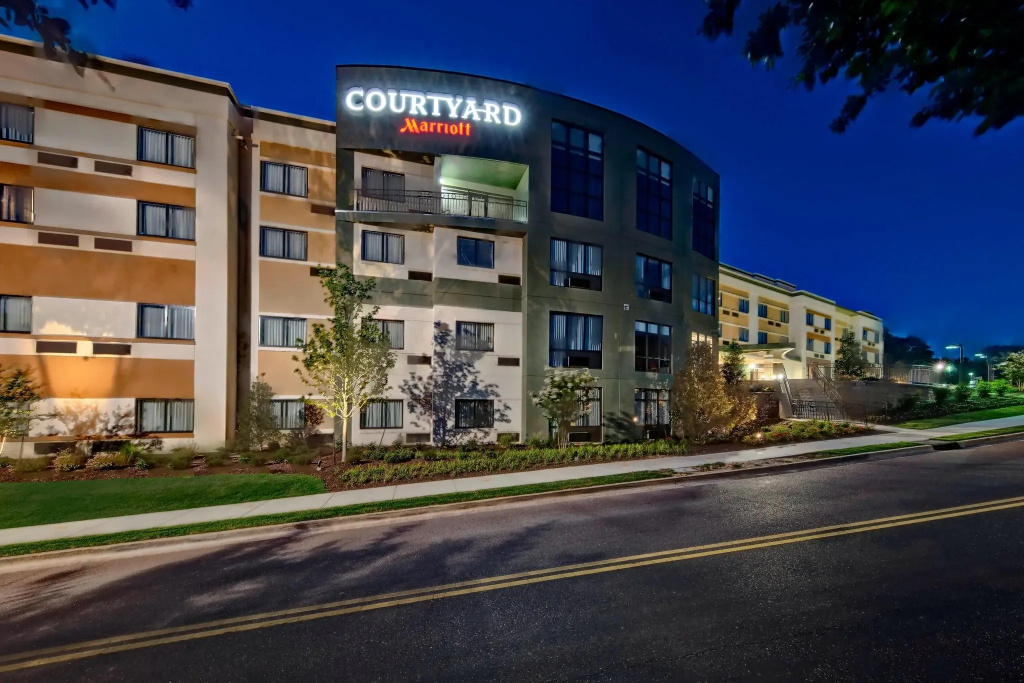 photo 1 of Courtyard by Marriott Oxford