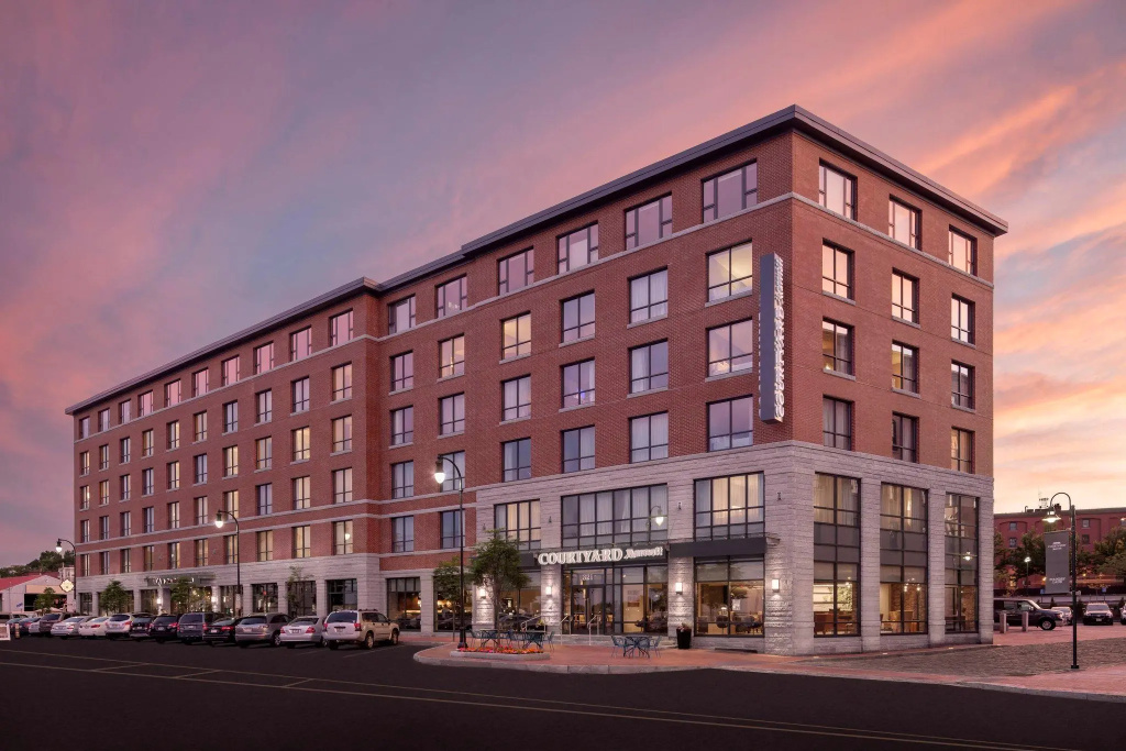 photo 1 of Courtyard Portland Downtown/Waterfront