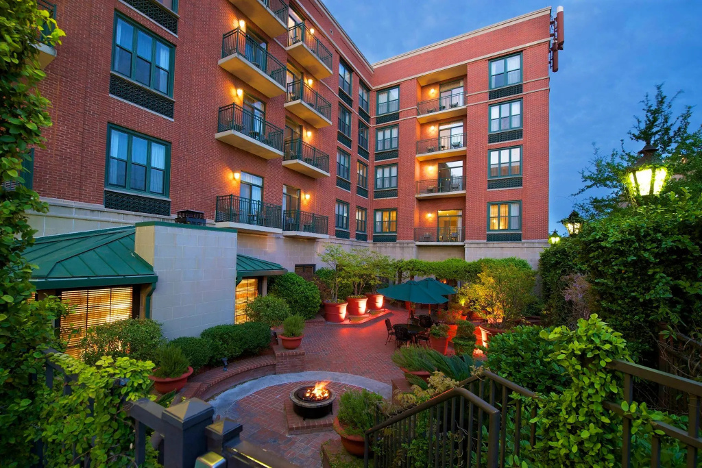 photo 1 of Courtyard by Marriott Savannah Downtown/Historic District